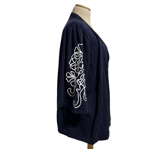 Chicos Womens Sz XXL Navy Open Front Cardigan/ Embroidered Floral Sleeves - Picture 2 of 11